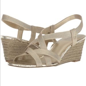 NWT Adrianna Papell Alba Platino Metallic gold and tan wedges / 9.5 / Inc. box